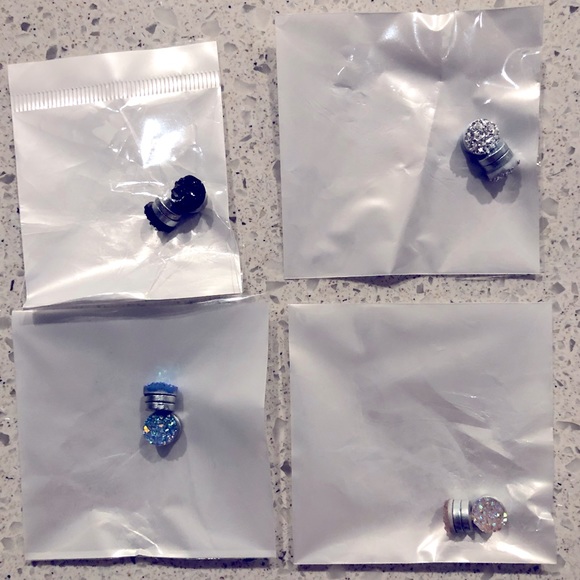 💥3/$15💥 NWOT Magnetic Earrings, 4 Pair - Picture 5 of 5